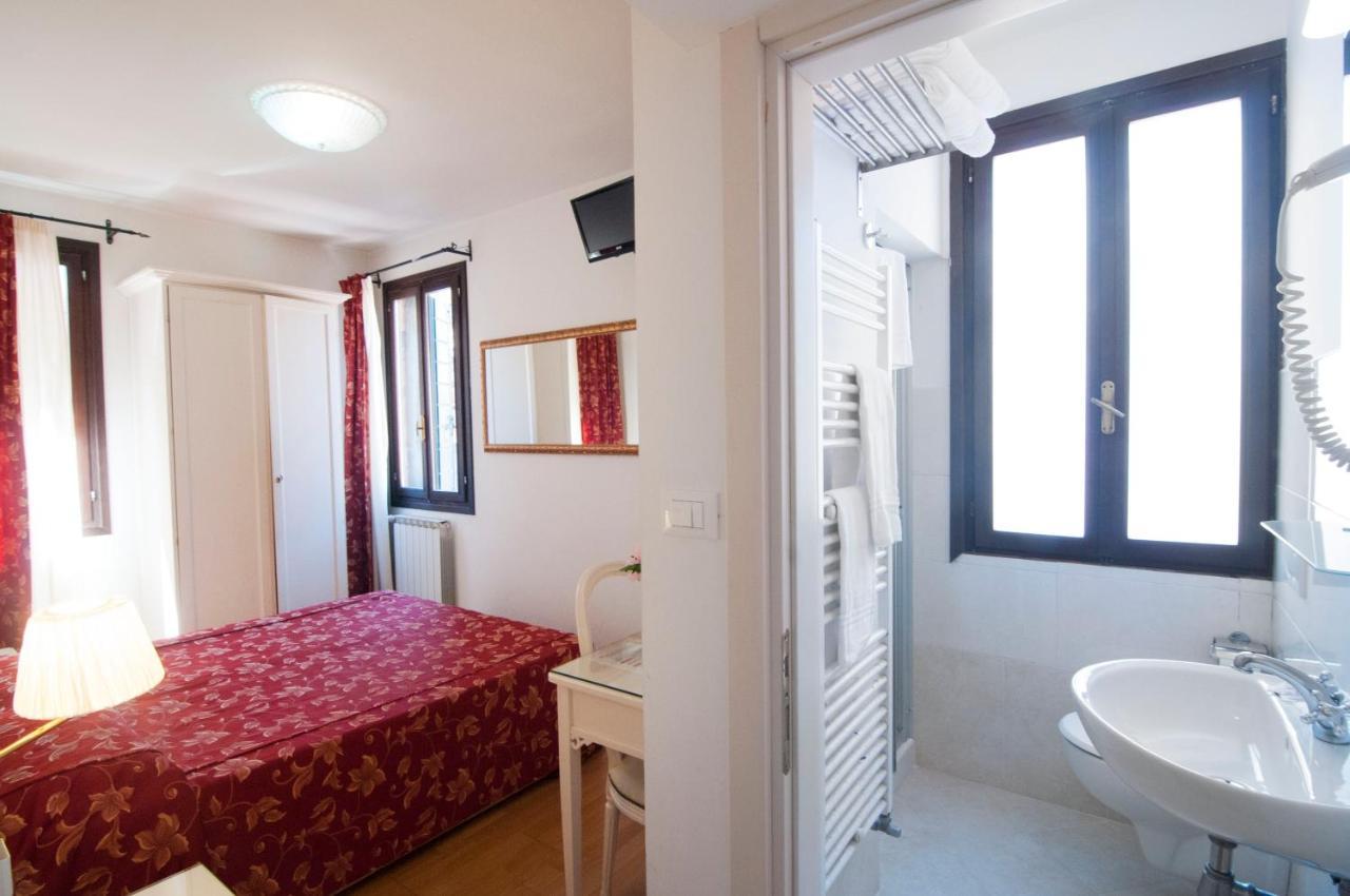 Albergo Ai Tolentini Venecia Exterior foto