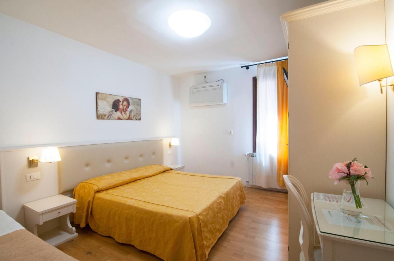 Albergo Ai Tolentini Venecia Exterior foto